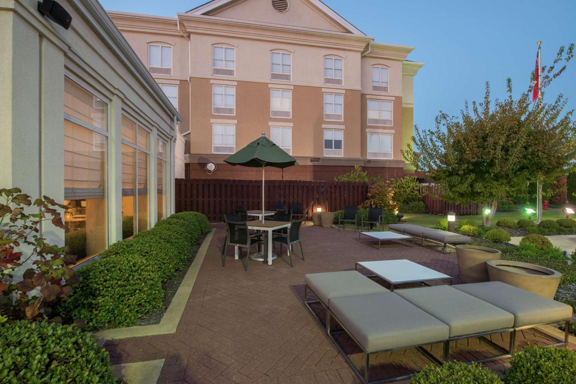 Hilton Garden Inn Tupelo Exterior photo