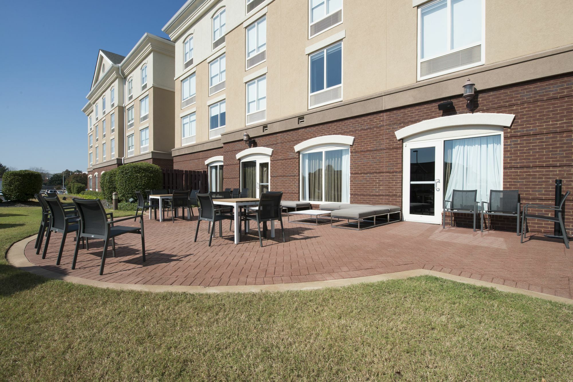 Hilton Garden Inn Tupelo Exterior photo